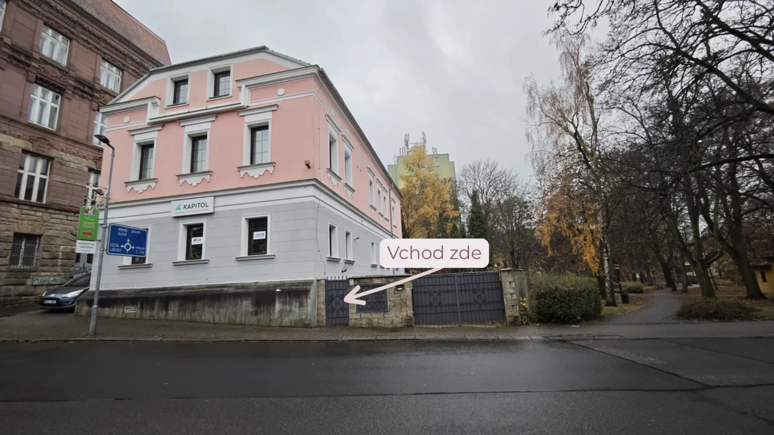 Vchod do kanceláře